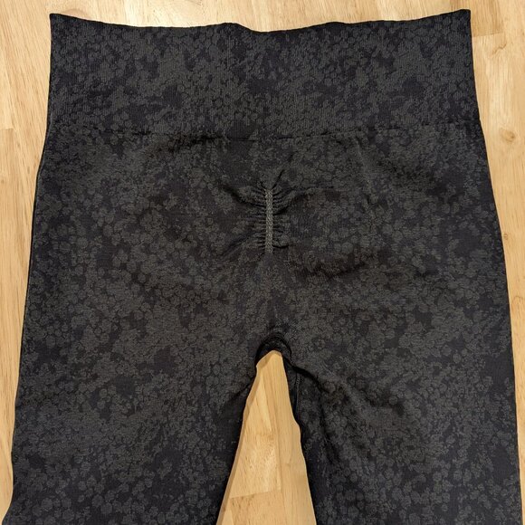 Gymshark Adapt Animal Seamless Leggings - Black - Size L - Picture 9 of 11